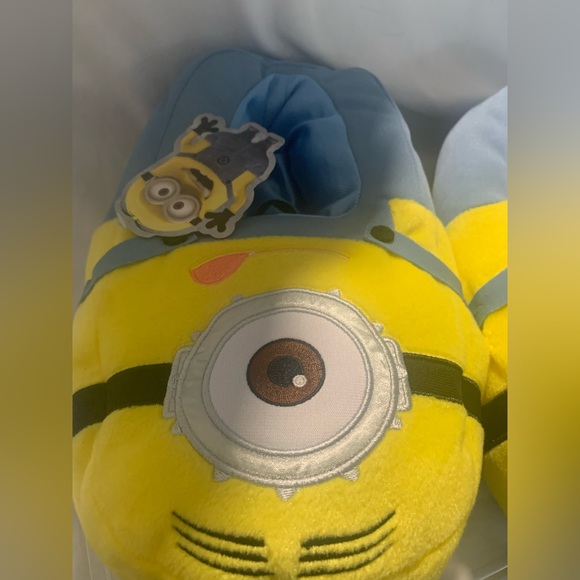 NEW Universal Minion and Unicorn Slippers - Picture 2 of 10
